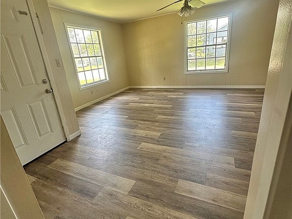 2nd image of 401 Walnut