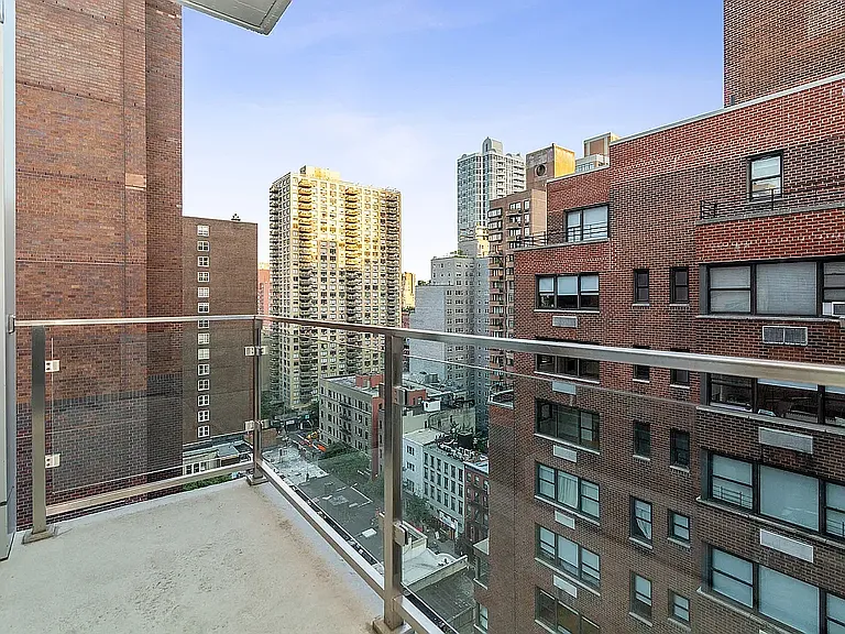 227 Lexington Ave #303 — Photo 1