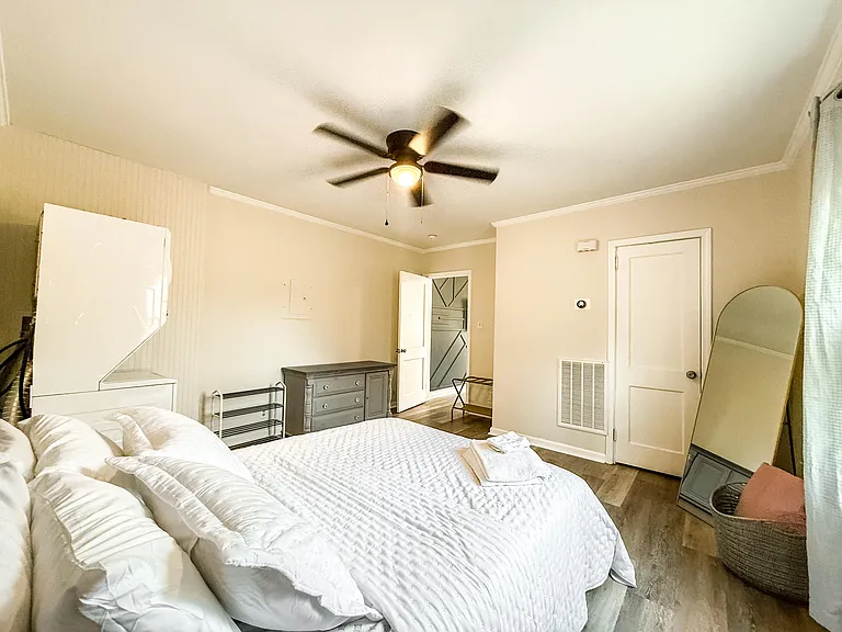 1008 Juniper St — Photo 16