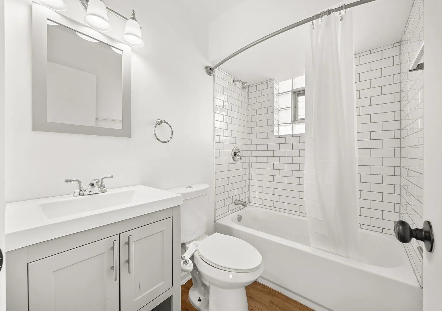 2 bed, 1.0 bath, $1,450 — Photo 4