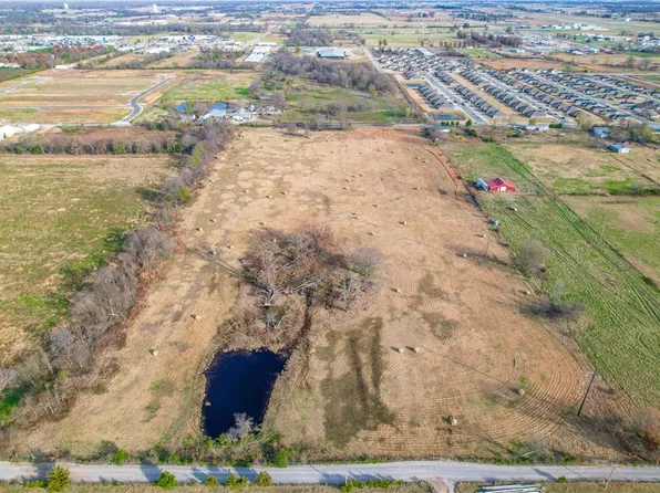 W Kenwood St, Siloam Springs, AR 72761