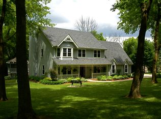 S50W30392 Seville Ln, Mukwonago, WI 53149