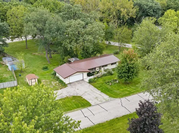 10168 N Amber Trl, Edgerton, WI 53534