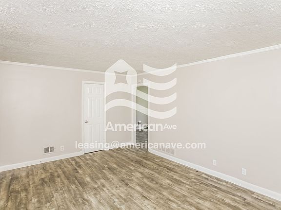 1468_004_living_room_13692126.jpg