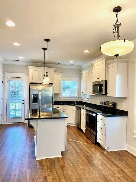 2 bed, 3.0 bath, 1302 sqft, $1,750 — Photo 1