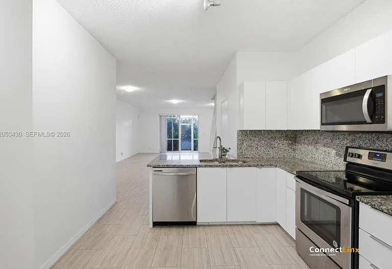 2066 Madeira Dr — Photo 13