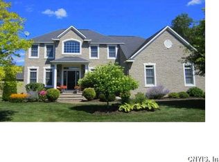8325 Partridgeberry Dr, Baldwinsville, NY 13027