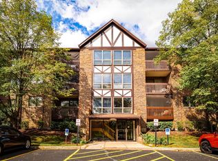 10351 Menard Ave APT 315, Oak Lawn, IL 60453