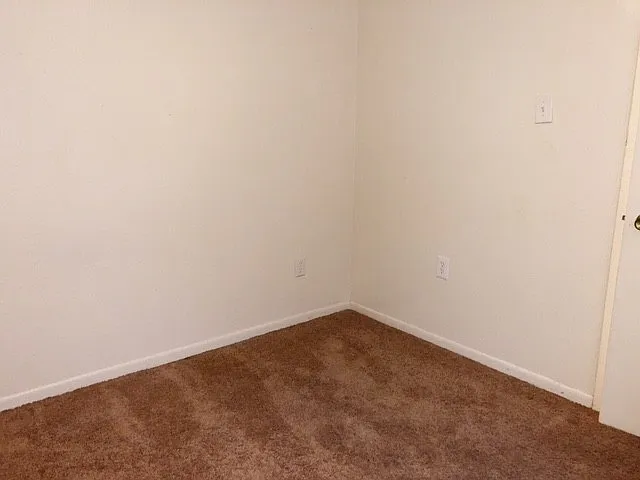 1335 Hyder St — Photo 8