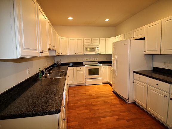 4th image of 11 Glenridge Cir #U
