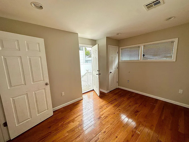 57 Willoughby Ave — Photo 29