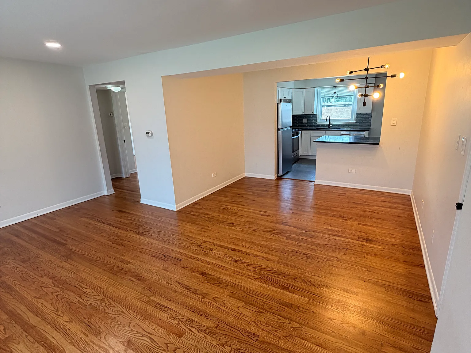 2 bed, 900 sqft, $1,950 — Photo 3