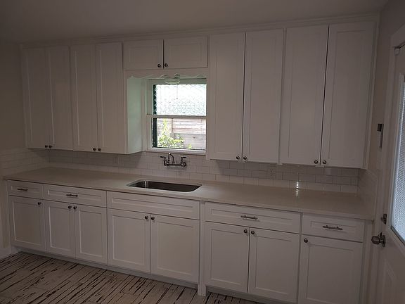 3rd image of 11701 Shoshone Dr