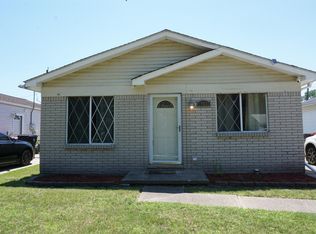 17330 Castle St, Roseville, MI 48066