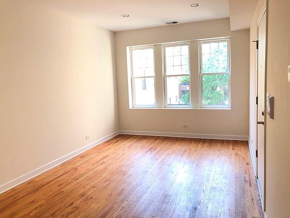 4th image of 5623 N Wayne Ave APT C2