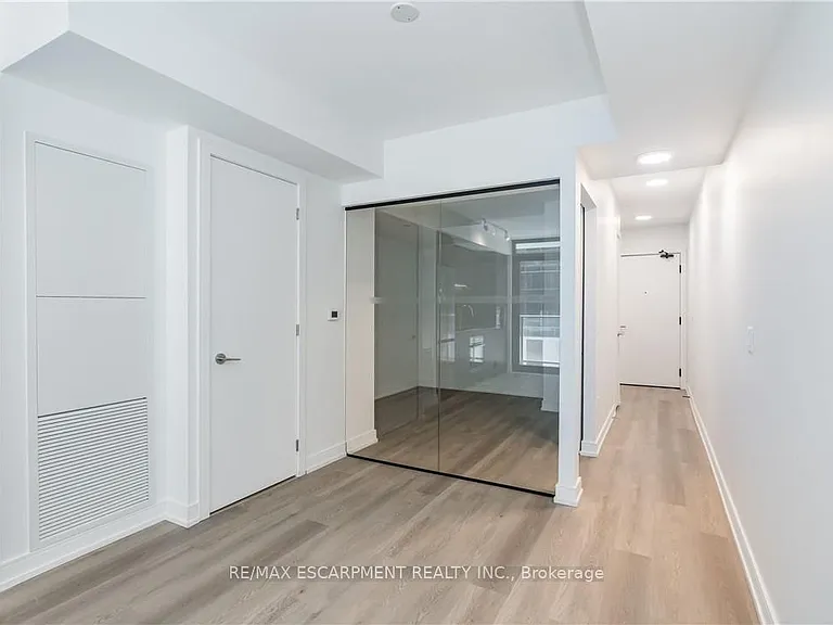 1 Jarvis St #422 — Photo 13