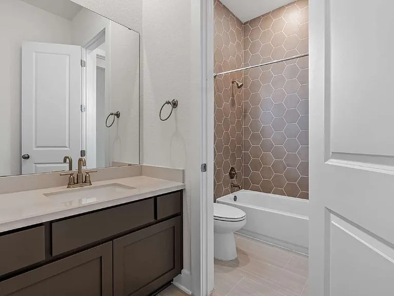 921 Trevi Fontana Dr — Photo 31