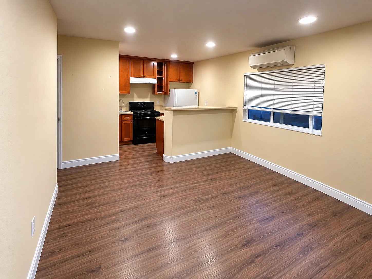 1 bed, 500 sqft, $1,900 — Photo 2