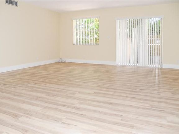 4th image of 720 N Dixie Hwy APT 302