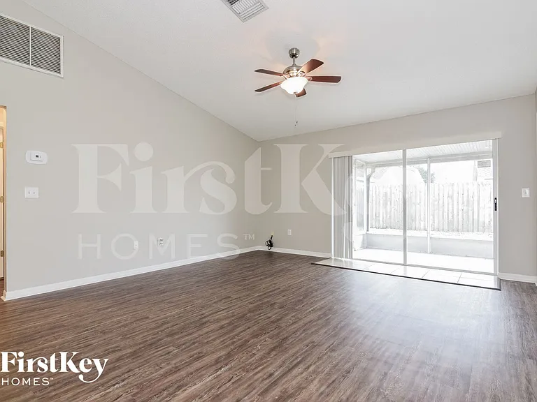 4705 Hunts Ct — Photo 4