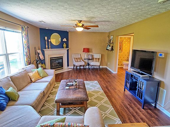 5th image of 105 N Glen Oak Dr