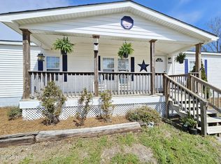 202 Castlebury Ln, Hubert, NC 28539