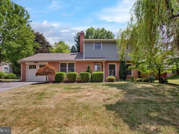 410 Chelsea Dr, Lancaster, PA 17601