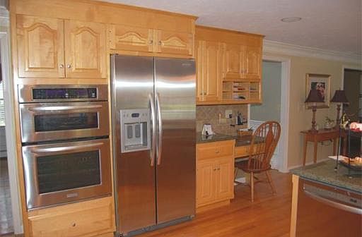 5th image of 19 Newell Dr