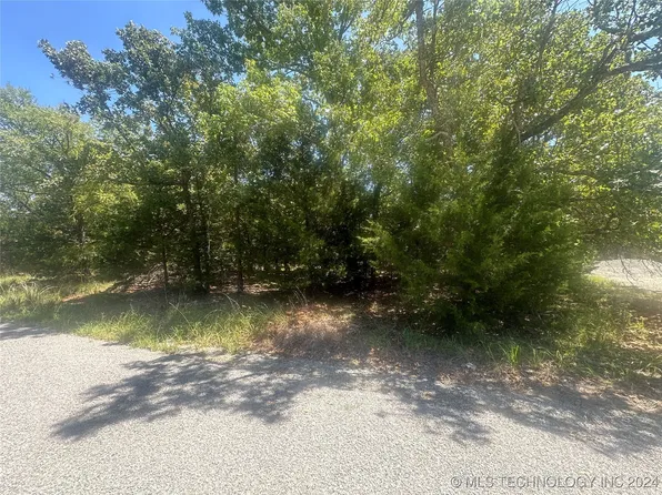 Lakecrest Drive Arrowhead Est, Canadian, OK 74425