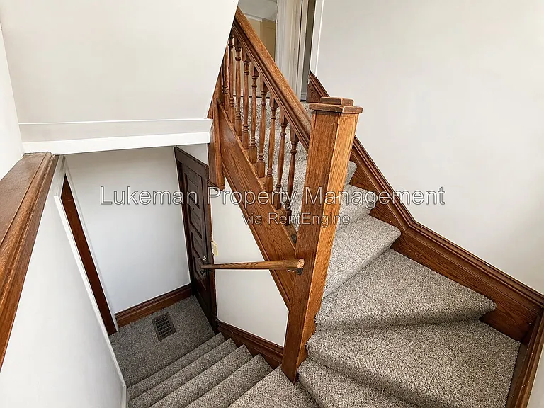 917 Oak St #2 — Photo 2