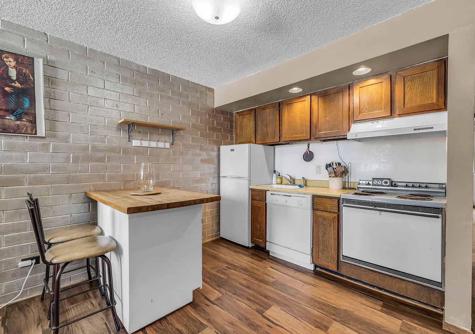 Park Ave Condo — Photo 4