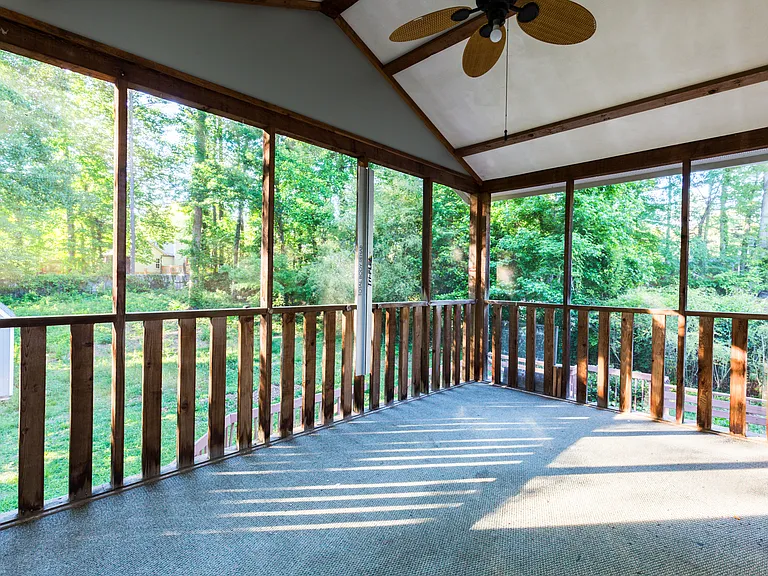 3061 Meadow Wood Ct — Photo 32