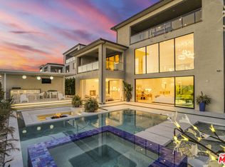 20312 W Willoughby Ln, Northridge, CA 91326