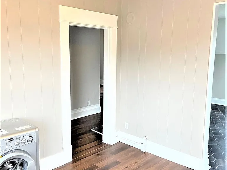 814 Front Street — Photo 12