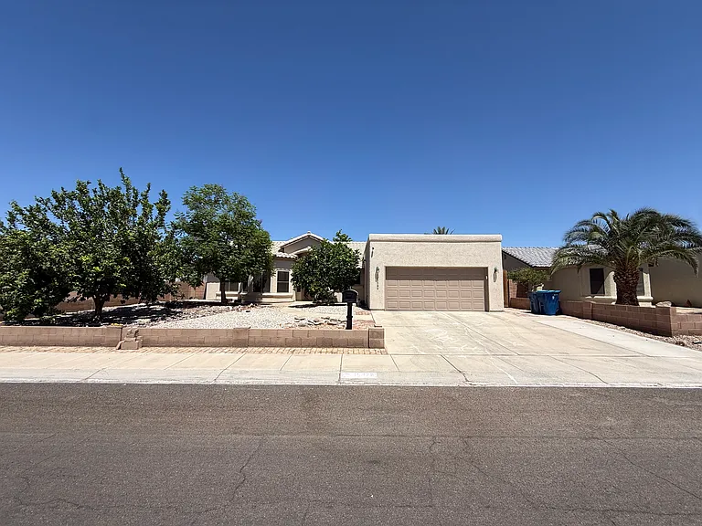 10379 S Fairway Dr — Photo 2
