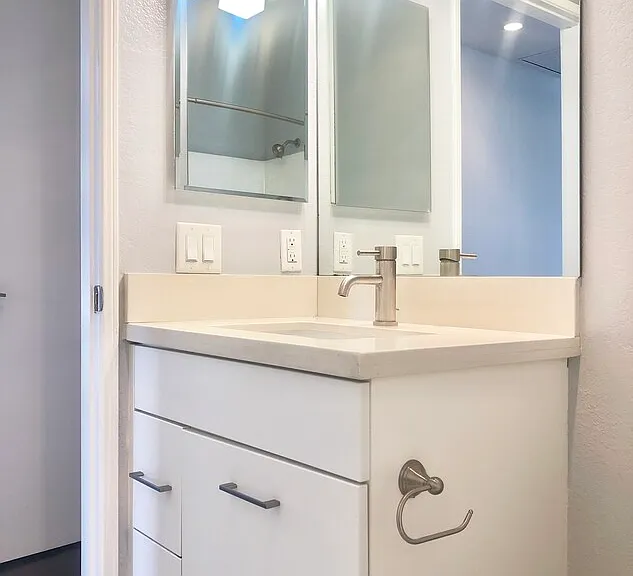 909 N Gardner St #102 — Photo 6