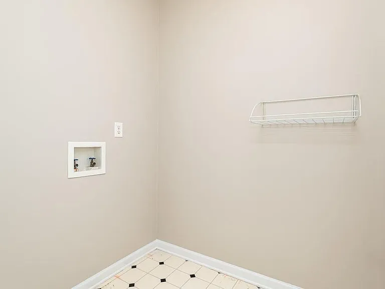 225 Heritage Lake Dr — Photo 47