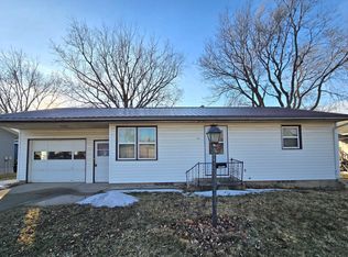 106 8th Ave NW, Pipestone, MN 56164