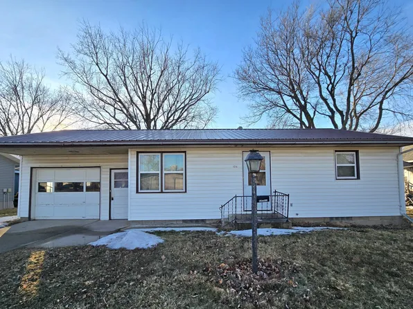 106 8th Ave NW, Pipestone, MN 56164