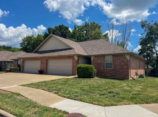 2972 W Cardinal St, Springfield, MO 65810