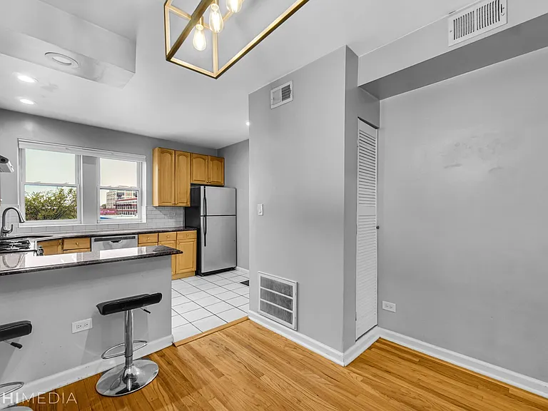 4006 W Nelson St — Photo 4