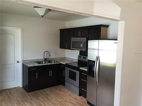 3rd image of 1622 Grand St