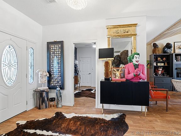 5th image of 6483 N Washington Ave