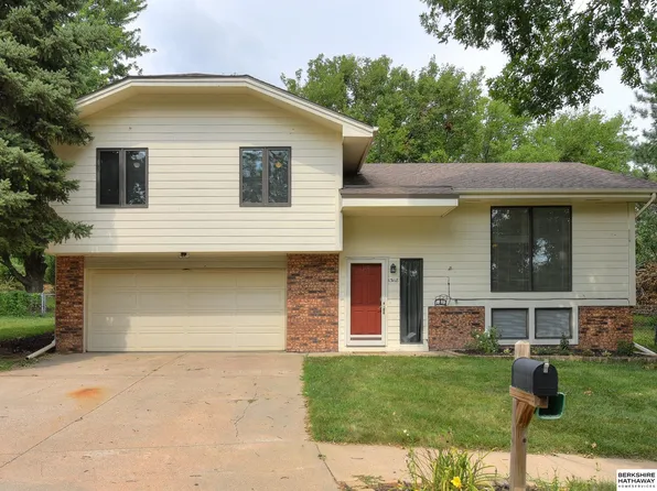 13118 Patrick Cir, Omaha, NE 68164