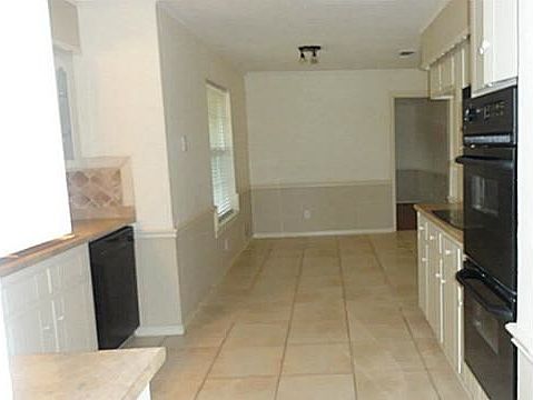 4th image of 2606 Rockbrook Dr