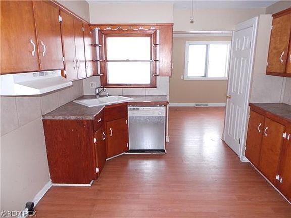 4th image of 1394 Milan Ave