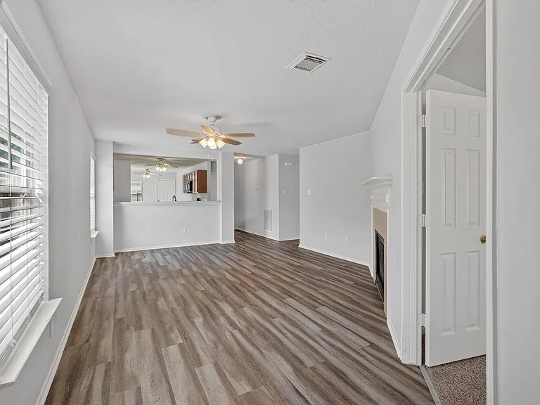 21907 Willow Shade Ln — Photo 5
