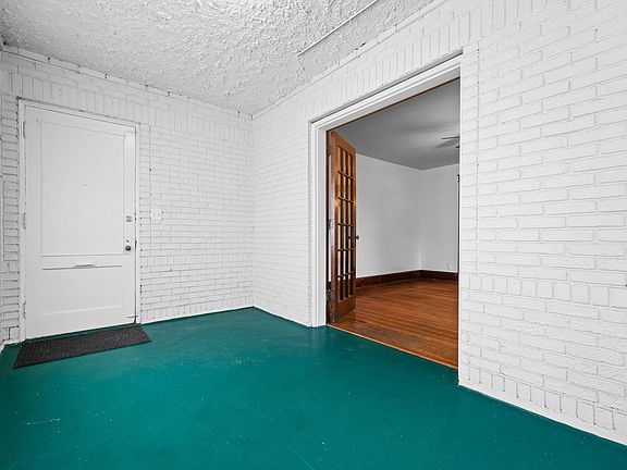 Sun room/mud room entrance