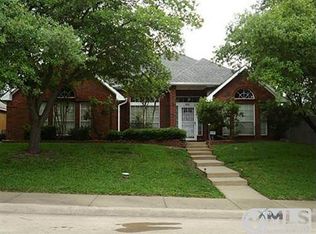 400 Golden Meadow Dr, Desoto, TX 75115