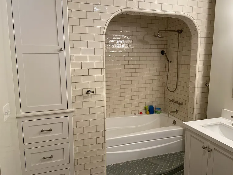 4067 Glenalbyn Dr — Photo 14